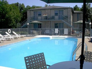 Timber Ridge Resort outdoor pool, Mark Twain Lake